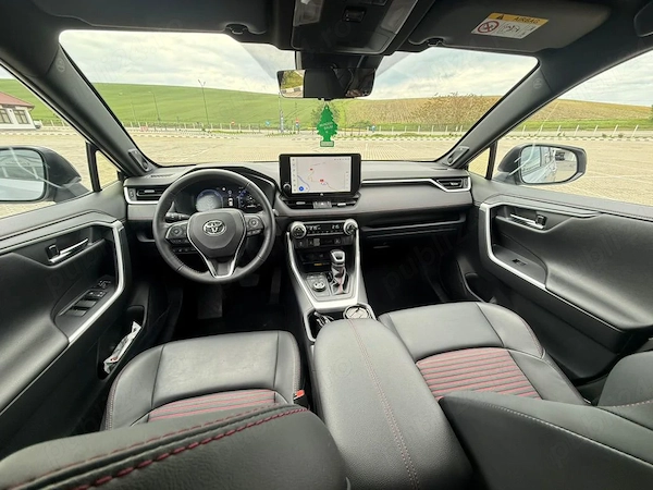TOYOTA RAV4 2024 — imagine 5