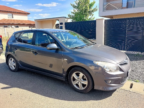 HYUNDAI i30 2010
