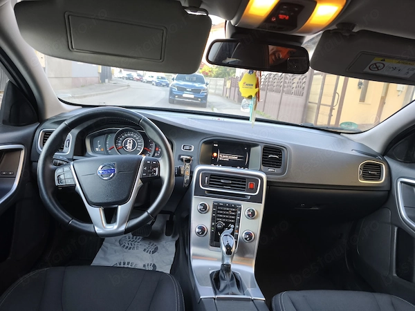 VOLVO V60 2016 — imagine 17