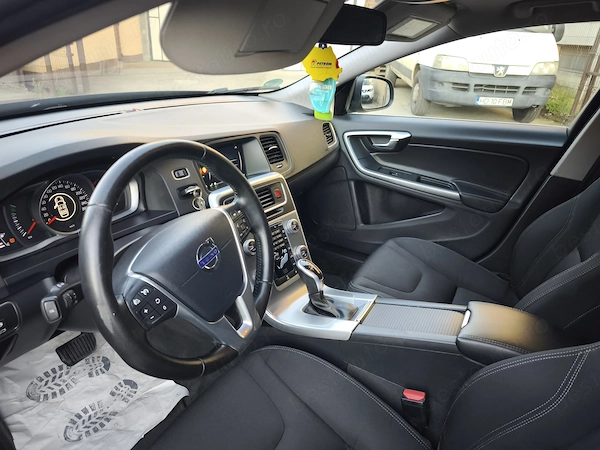 VOLVO V60 2016 — imagine 19
