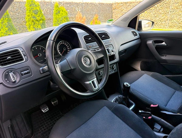 VOLKSWAGEN Polo 2011 — imagine 10