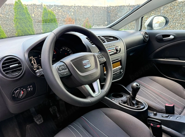SEAT Leon 2012 — imagine 10