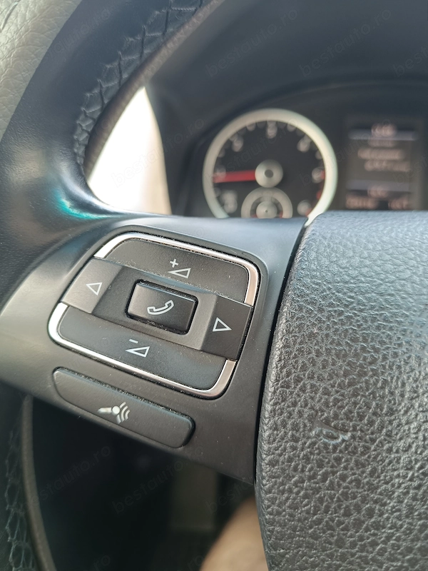 VOLKSWAGEN Tiguan 2012 — imagine 10