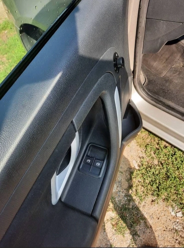 SKODA Fabia 2009 — imagine 3