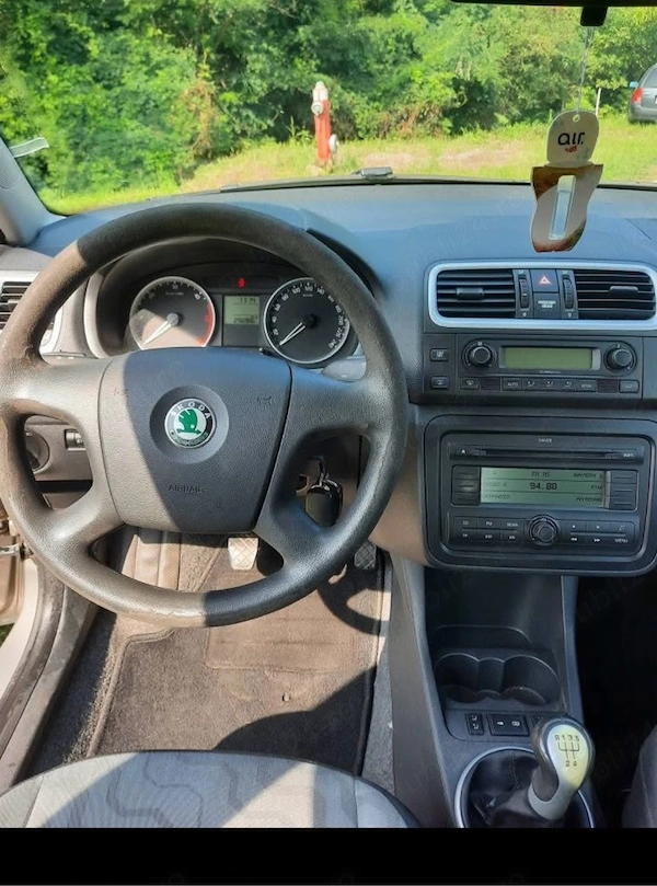 SKODA Fabia 2009 — imagine 4