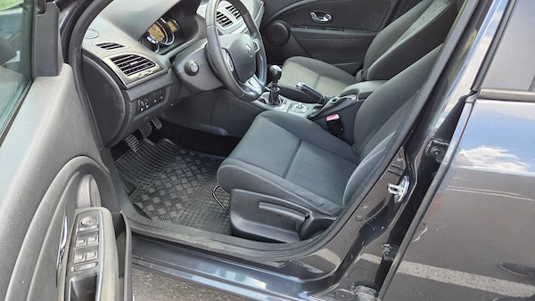 RENAULT Megane 2012 — imagine 2