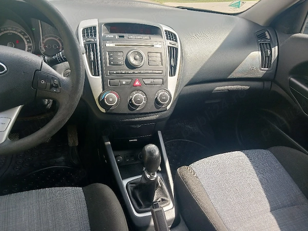KIA Ceed 2010 — imagine 3