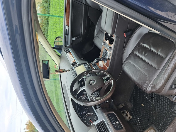 VOLKSWAGEN Touareg 2011 — imagine 3