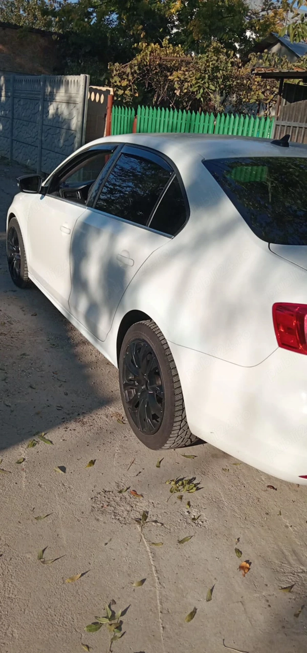 VOLKSWAGEN Jetta 2013 — imagine 3