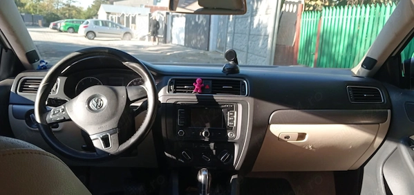 VOLKSWAGEN Jetta 2013 — imagine 4