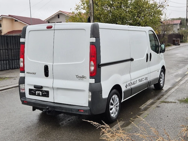 RENAULT Trafic 2013 — imagine 3