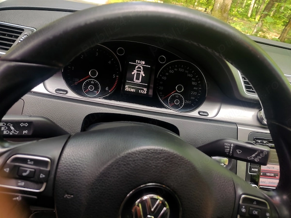 VOLKSWAGEN Passat 2011 — imagine 3