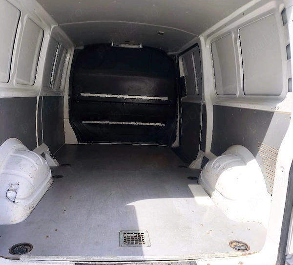 VOLKSWAGEN Transporter 2012 — imagine 5