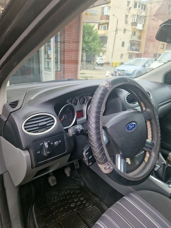 FORD Focus 2009 — imagine 5