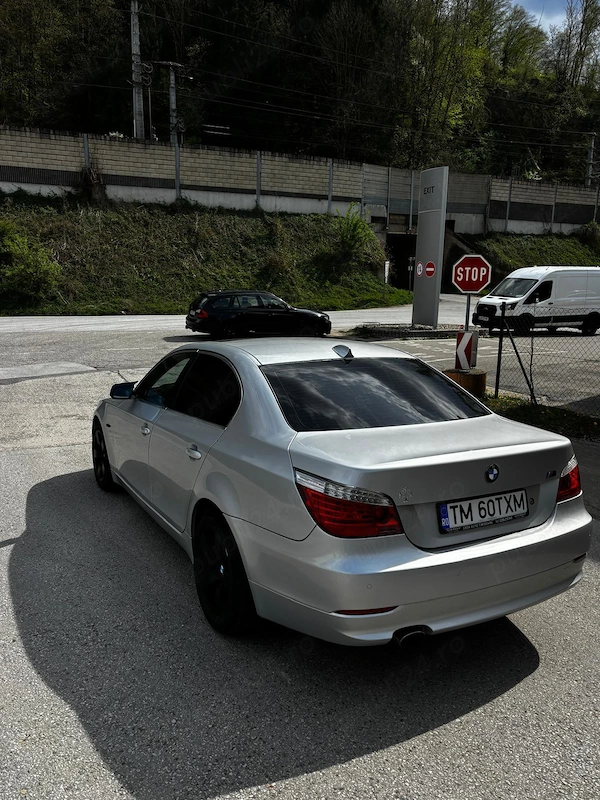 BMW 5 Series 2009 — imagine 9