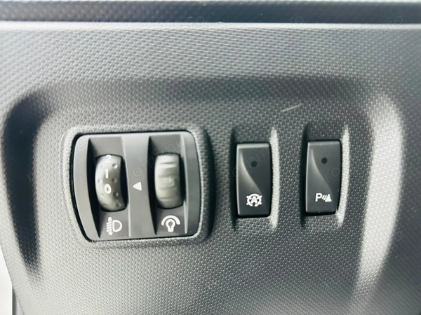 RENAULT Captur 2015 — imagine 13