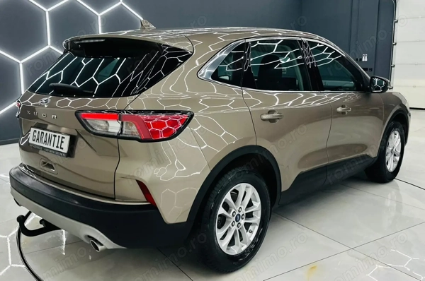 FORD Kuga 2020 — imagine 4