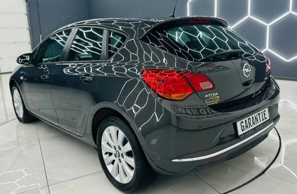 OPEL Astra 2013 — imagine 4