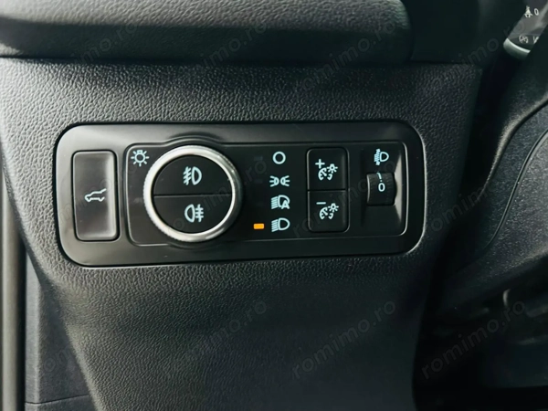 FORD Kuga 2020 — imagine 12