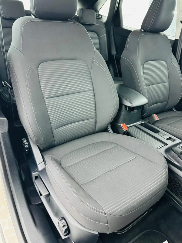 FORD Kuga 2020 — imagine 19