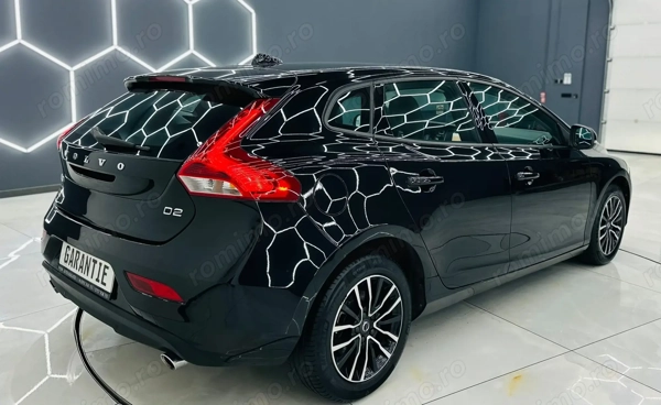 VOLVO V40 2019 — imagine 4
