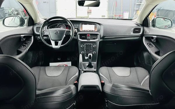 VOLVO V40 2019 — imagine 6