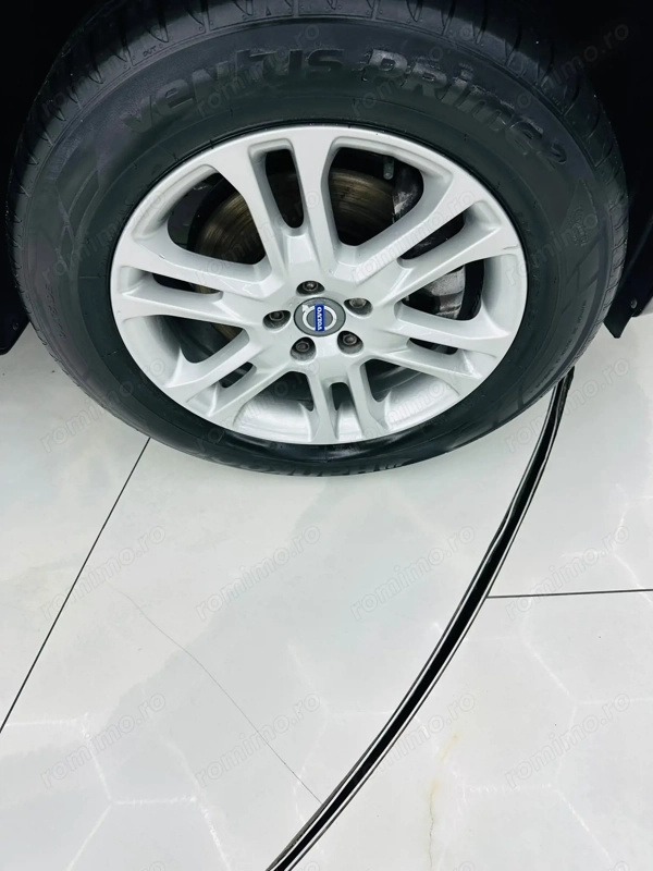 VOLVO XC60 2015 — imagine 9