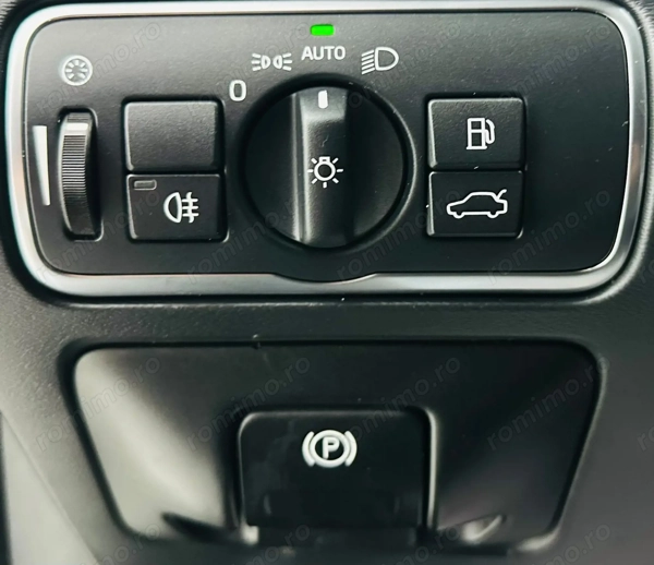 VOLVO XC60 2015 — imagine 13
