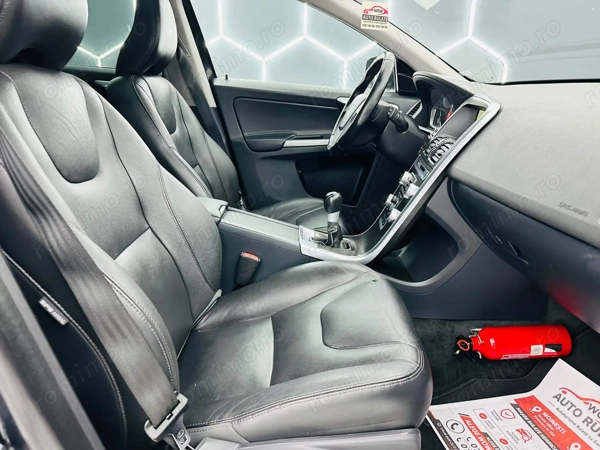 VOLVO XC60 2015 — imagine 19
