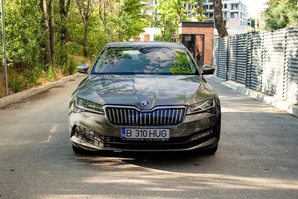 2024 "Skoda Superb 2.0 TDI DSG Matrix LED Virtual Cockpit 48.000 km".