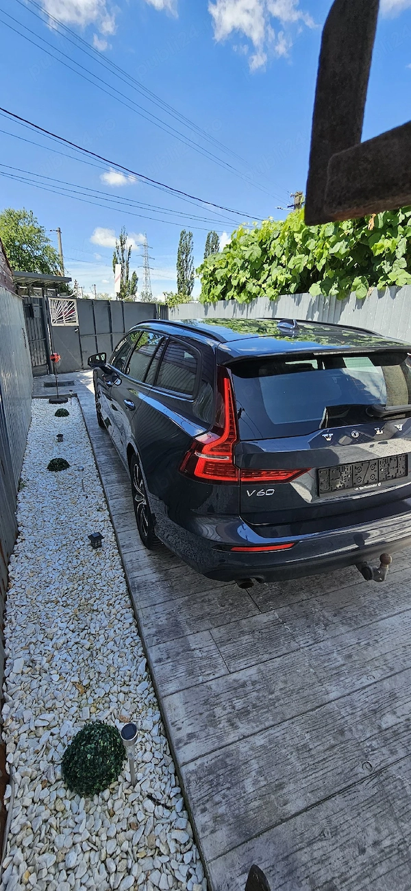 VOLVO V60 2022