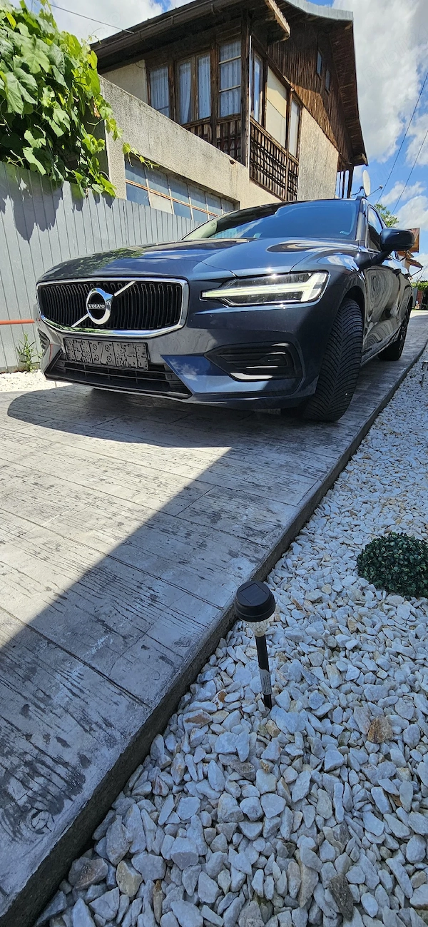 VOLVO V60 2022 — imagine 2