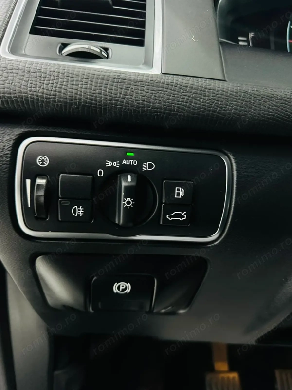 VOLVO XC60 2015 — imagine 12