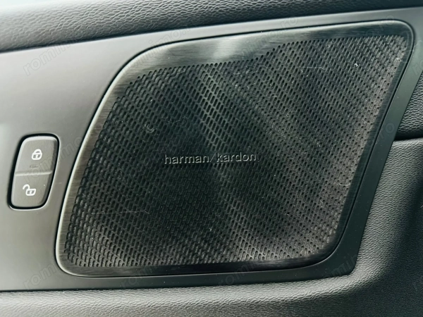 VOLVO XC60 2020 — imagine 12