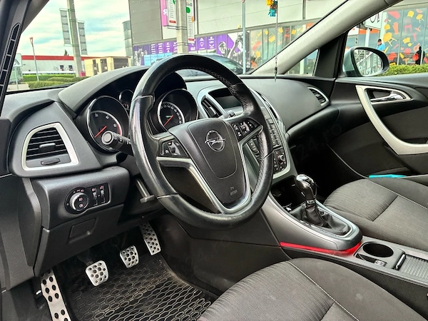 OPEL Astra 2011 — imagine 2