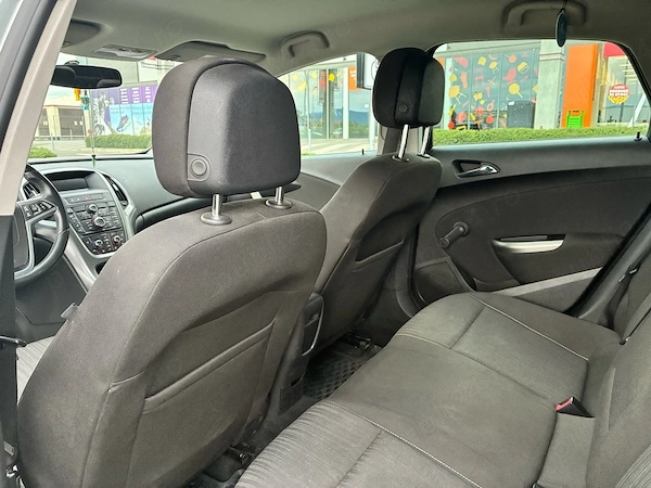 OPEL Astra 2011 — imagine 5