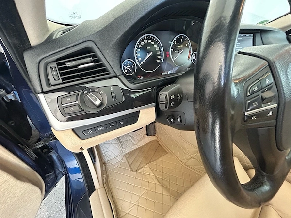 BMW 5 Series 2012 — imagine 4
