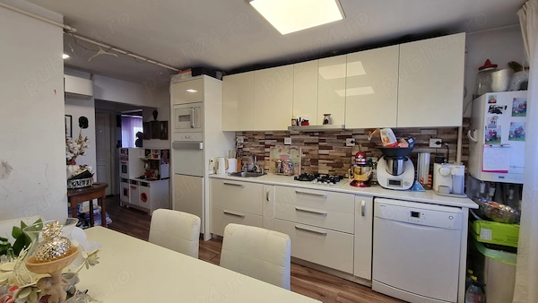 Ocazia Verii ! Apartament 3 camere modernizat și parțial mobilat vis-a-vis de Kaufland Corvinilor !! — fotografia 3
