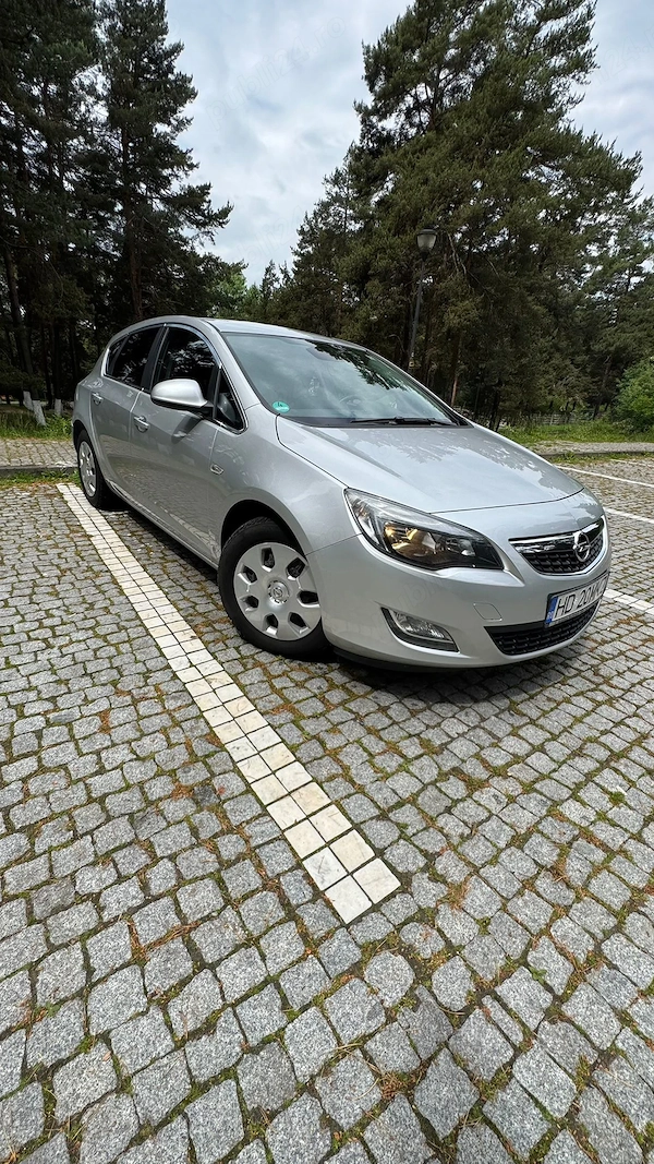 OPEL Astra 2011 — imagine 3