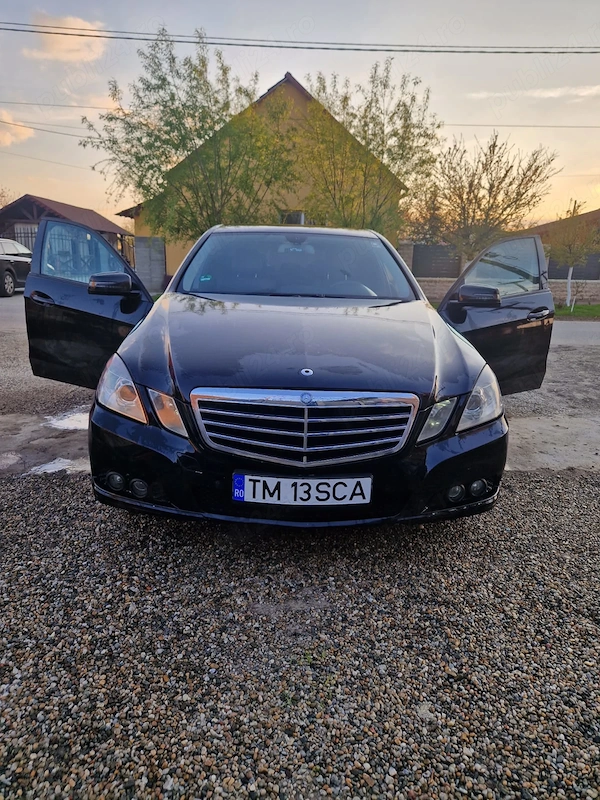 Vând urgent Mercedes e-class