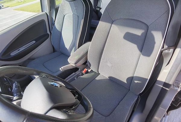RENAULT Zoe 2013 — imagine 9