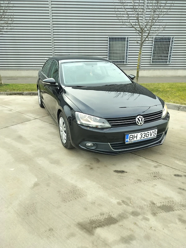 VOLKSWAGEN Jetta 2012
