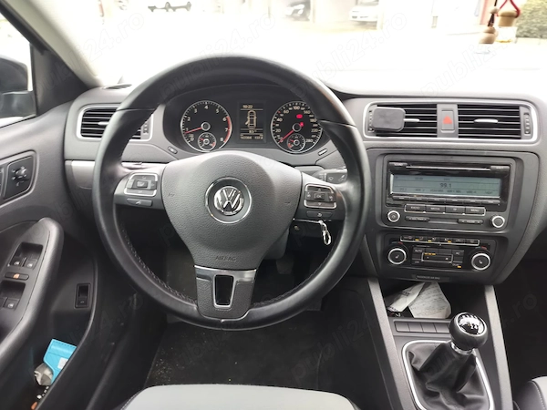 VOLKSWAGEN Jetta 2012 — imagine 4