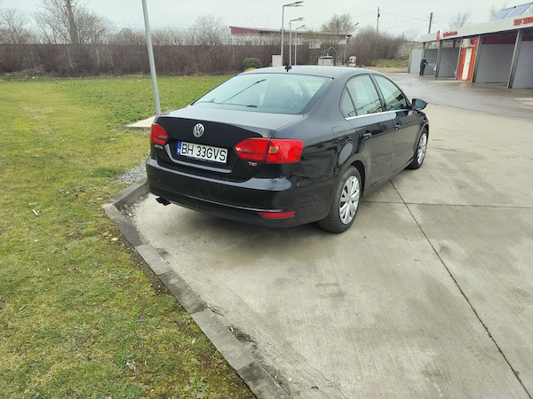 VOLKSWAGEN Jetta 2012 — imagine 3