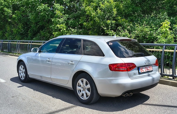 AUDI A4 2010 — imagine 7
