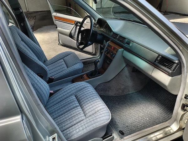 MERCEDES-BENZ E-Class 1991 — imagine 7