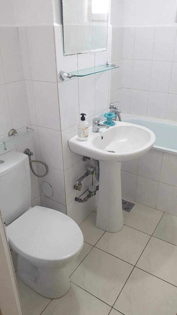 Inchiriez apartament 2 camere, centru — fotografia 3
