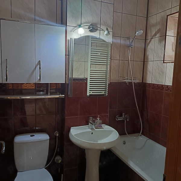 Închiriez apartament 3 camere — fotografia 1
