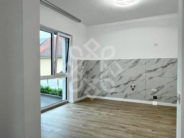 Apartament nou cu 2 camere, cu parcare inclusa, Sanmartin — fotografia 3