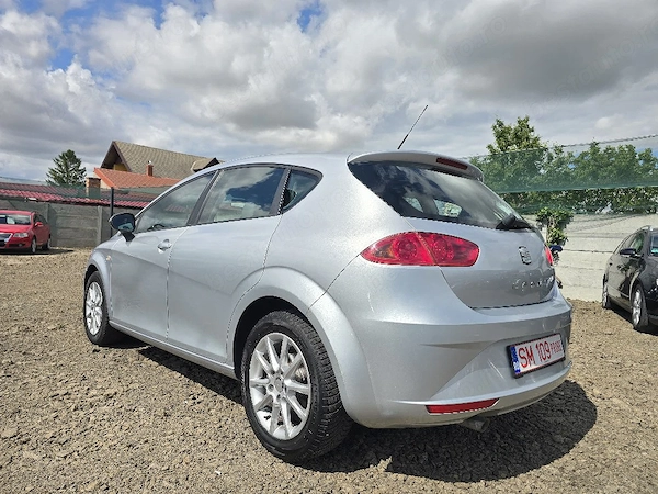 SEAT Leon 2011 — imagine 3